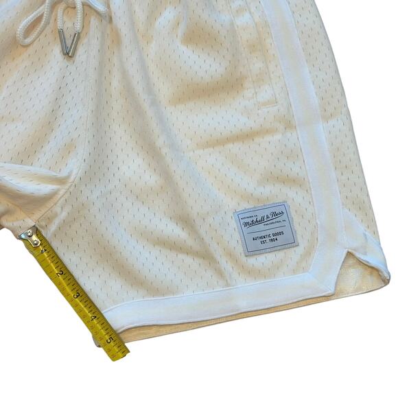 Mitchell & Ness Men’s Branded Game Day 2.0 Shorts size Small NWT - Picture 2 of 5